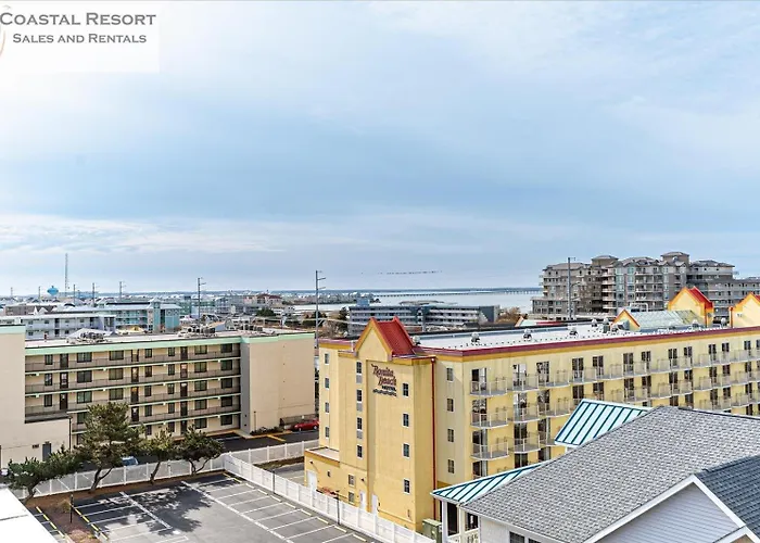 2 Bedroom Penthouse With Oceanfront Views! Ocean City